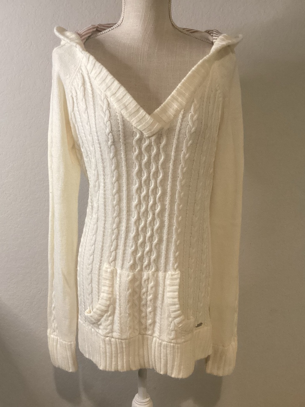 Guess Cream Cable-Knit V-Neck Hoodie Sweater